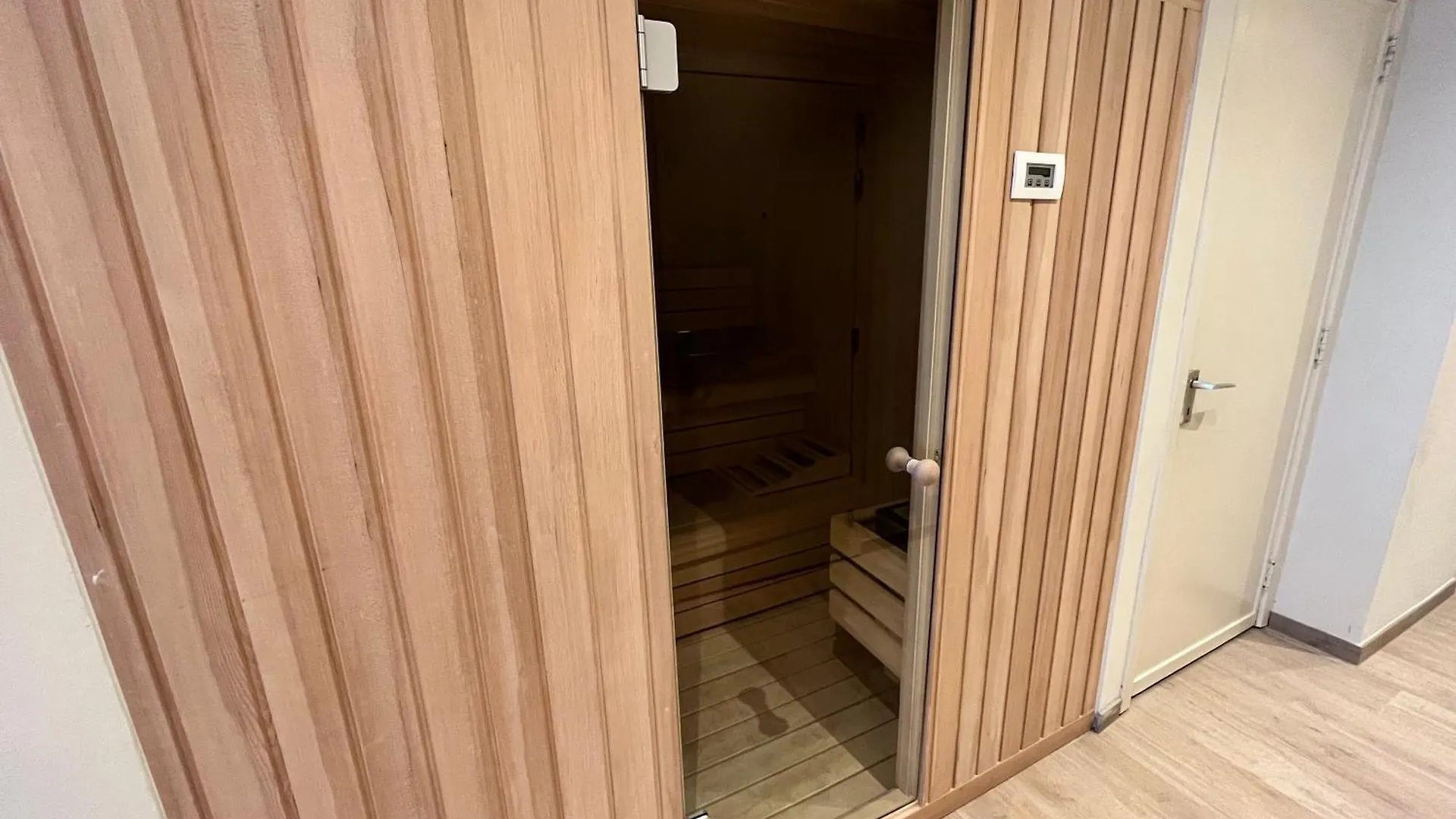 Luxurious 2-Bedroom Apartment With Sauna Front Sea View T95 Ostend