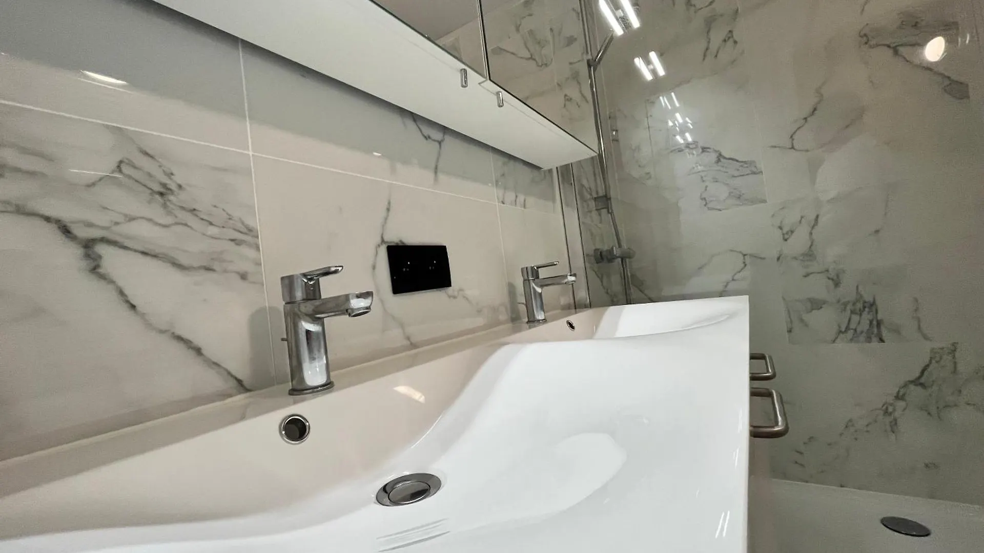 Luxurious 2-Bedroom Apartment With Sauna Front Sea View T95 Ostend Belgium