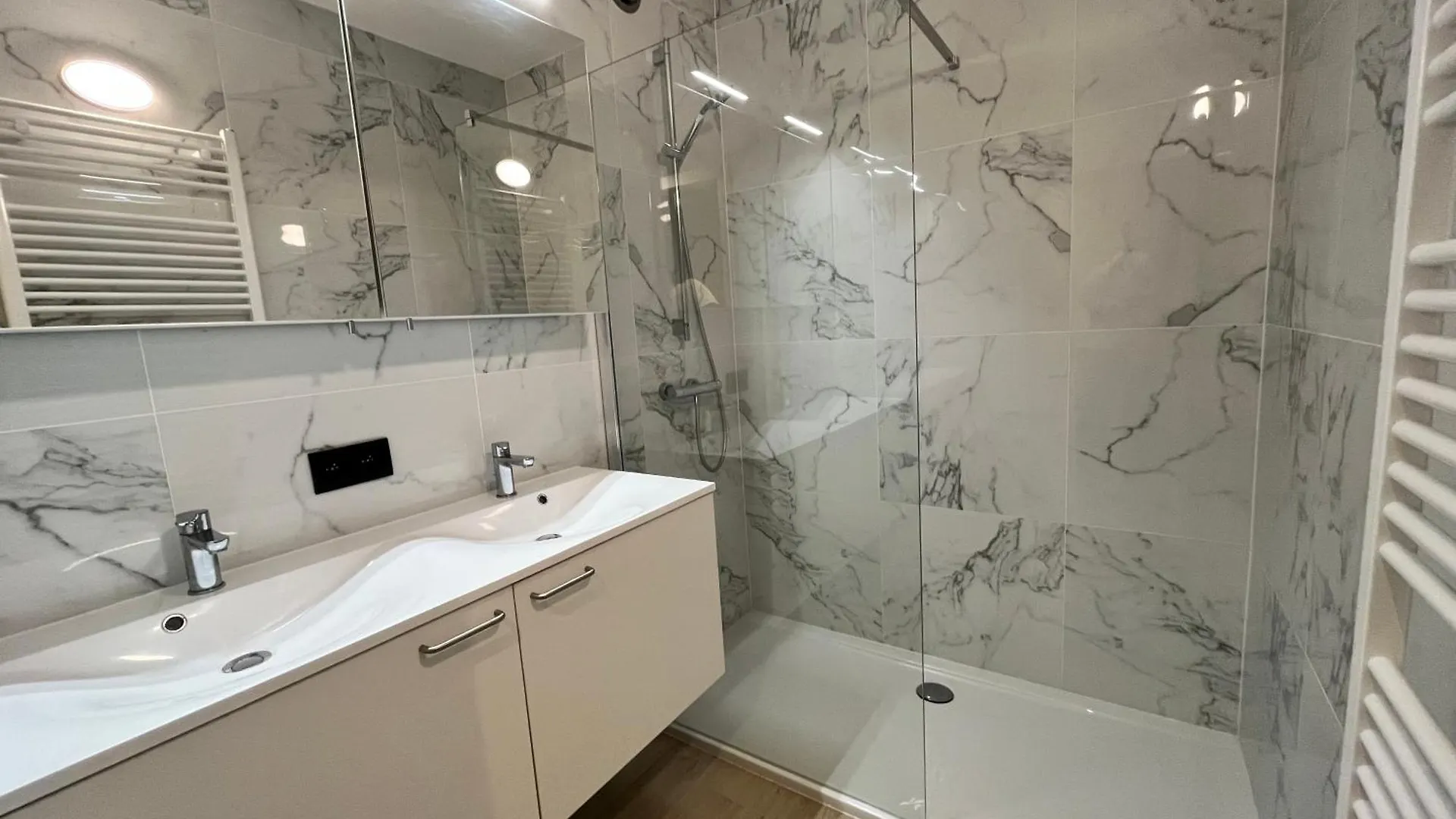 Luxurious 2-Bedroom Apartment With Sauna Front Sea View T95 Ostend
